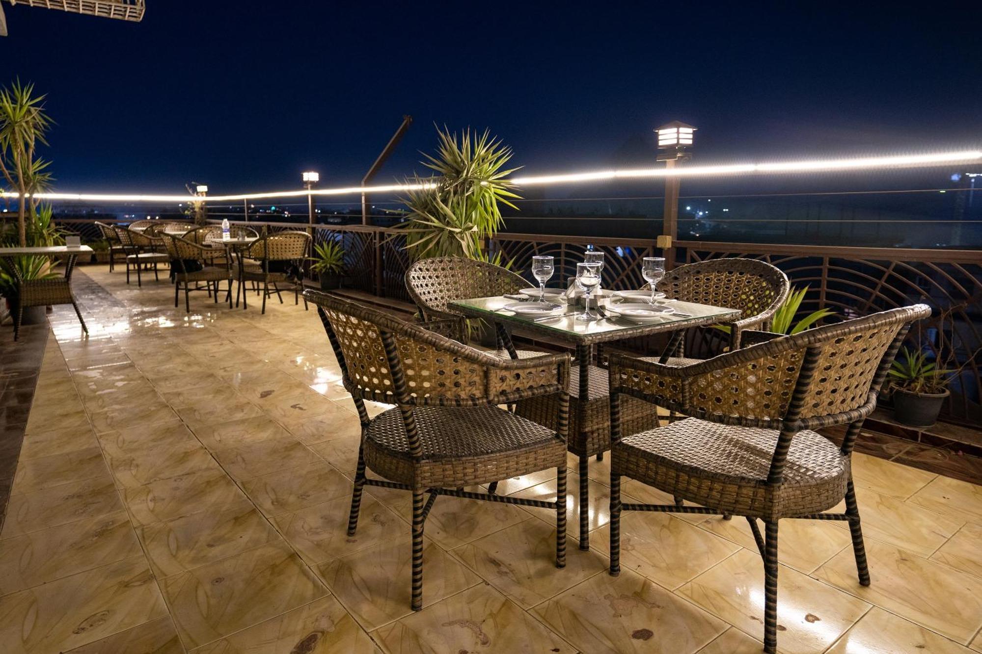 Pyramids Gem Plaza Hotel Kafrat al Jabal Exterior foto